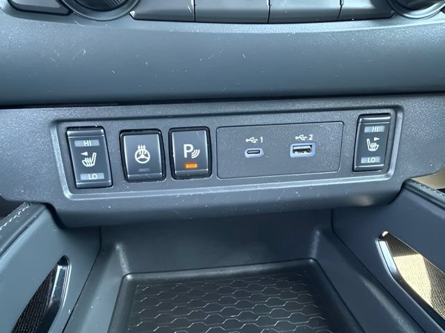 Used 2022 Nissan Frontier PRO-4X w/ Pro-4X Premium Package AWD/4WD image 33