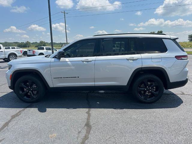 Used 2023 Jeep Grand Cherokee L Limited w/ Black Appearance Package AWD/4WD image 25