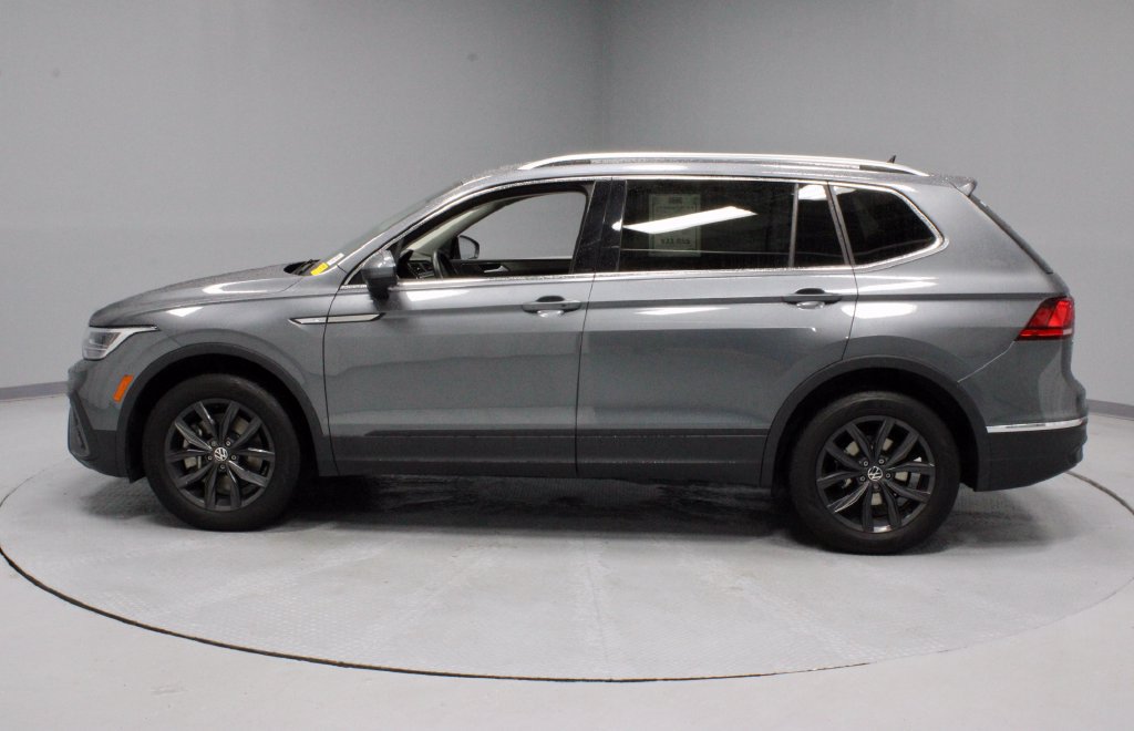 Used 2024 Volkswagen Tiguan SE FWD image 8