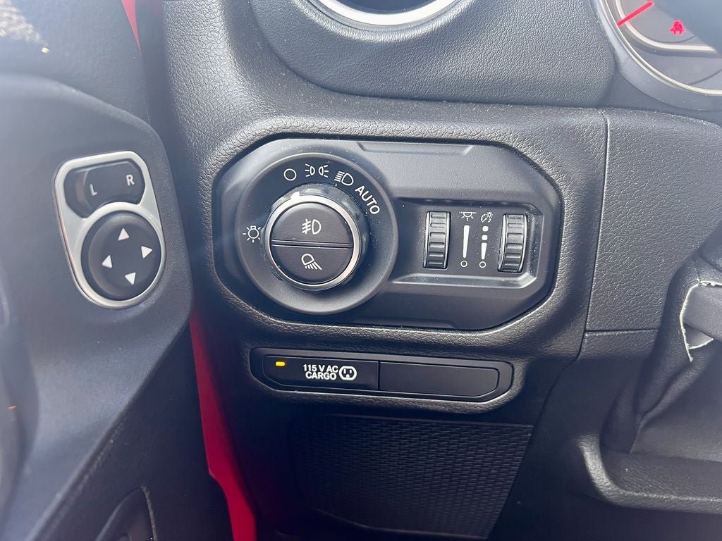 Used 2020 Jeep Gladiator Rubicon w/ Advanced Safety Group AWD/4WD image 27