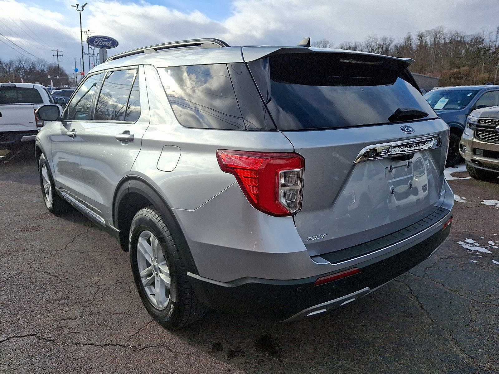 Certified 2024 Ford Explorer XLT w/ Equipment Group 202A image 8