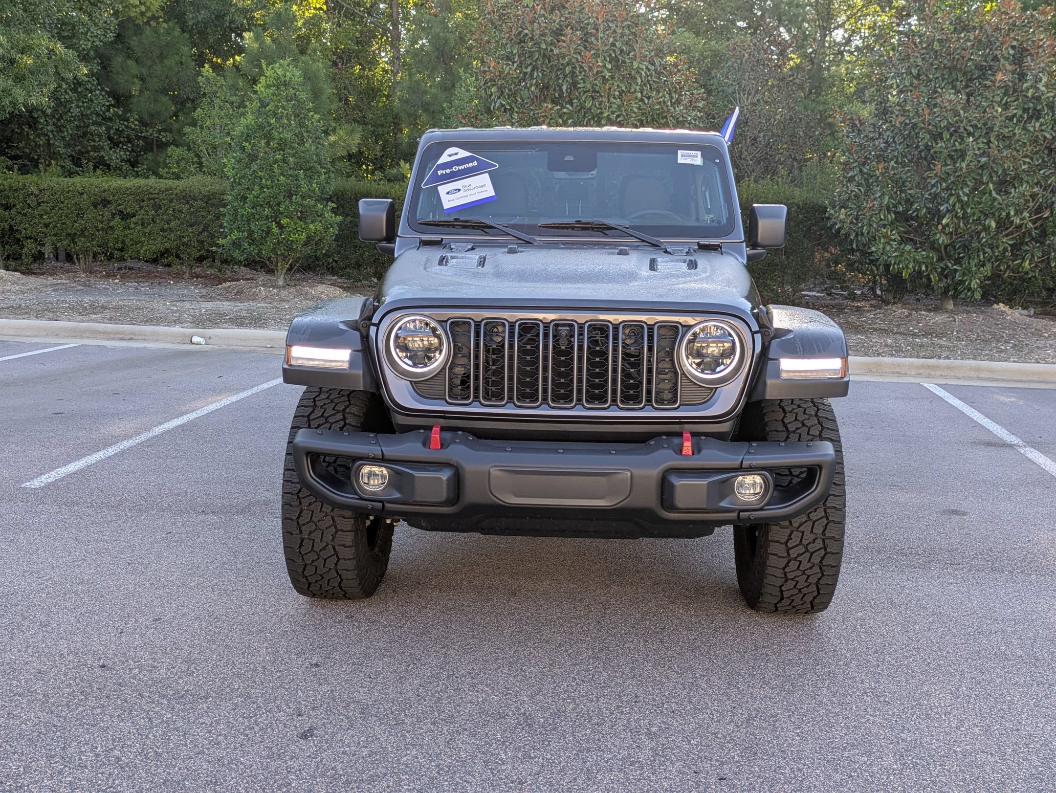 Used 2025 Jeep Gladiator Rubicon w/ Safety Group AWD/4WD image 9