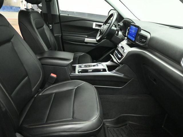 Certified 2022 Ford Explorer XLT w/ Equipment Group 202A image 43