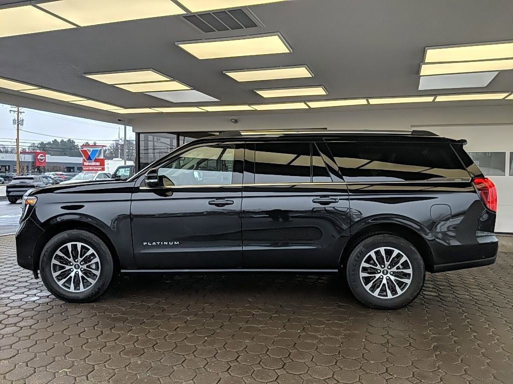 Certified 2025 Ford Expedition Max Platinum image 2