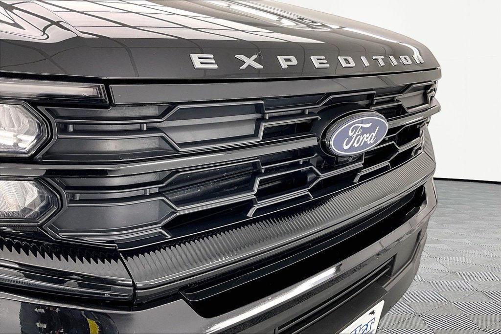 Certified 2025 Ford Expedition Active AWD/4WD image 29