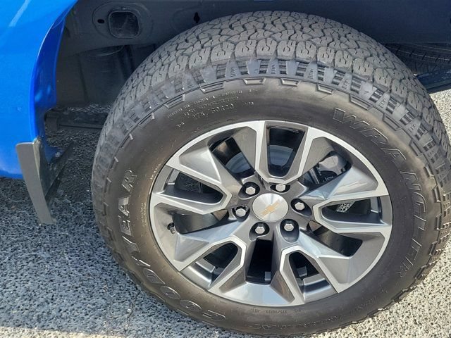 Used 2025 Chevrolet Silverado 1500 LT RWD image 9