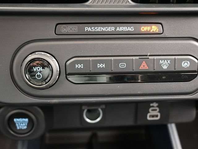 Certified 2025 Ford Maverick XLT w/ XLT Luxury Package AWD/4WD image 21