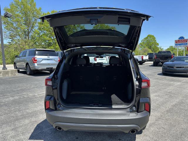 Certified 2025 Ford Escape ST-Line AWD/4WD image 10