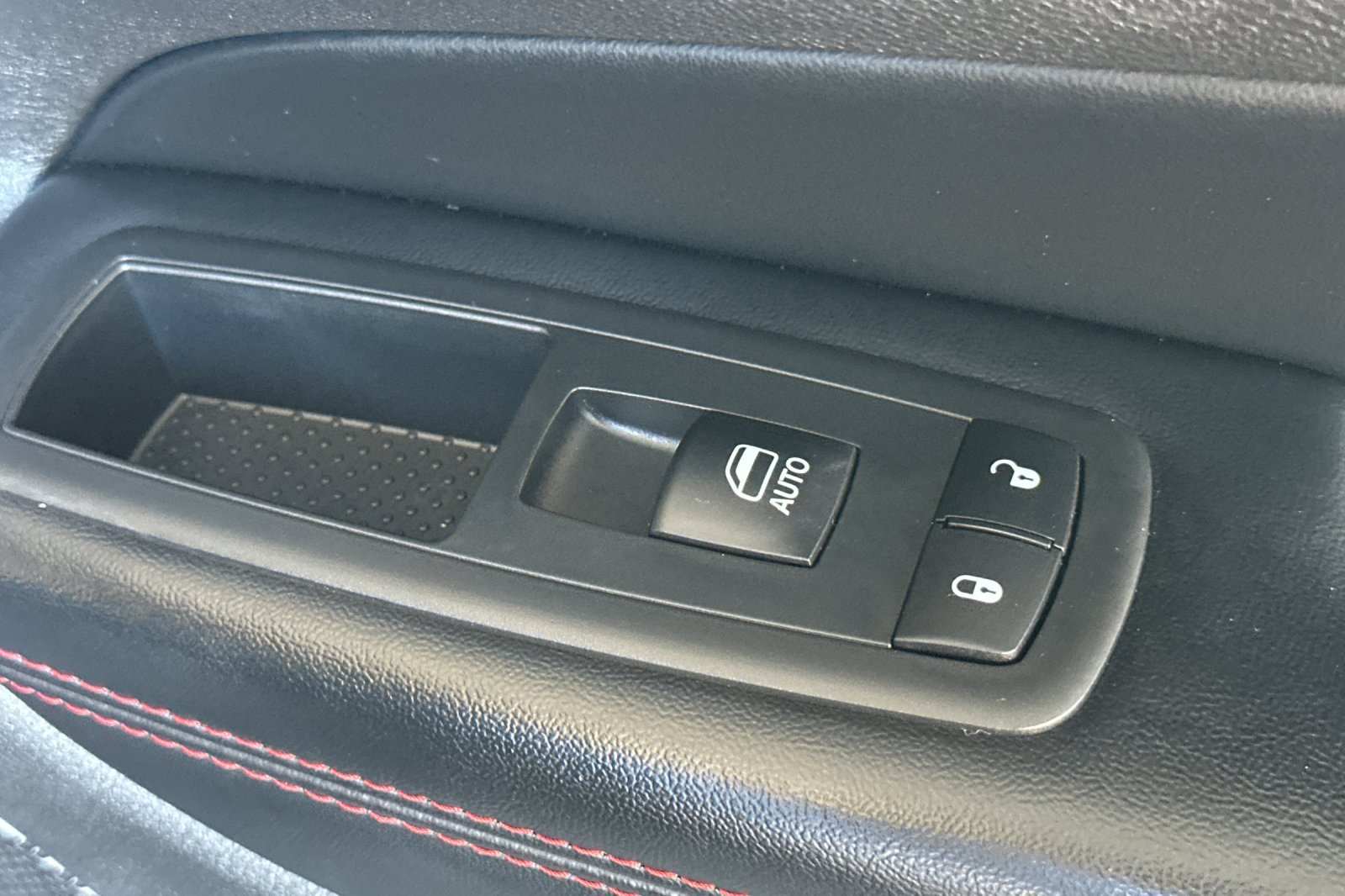 Used 2018 Jeep Grand Cherokee Trailhawk w/ Trailhawk Luxury Group AWD/4WD image 22