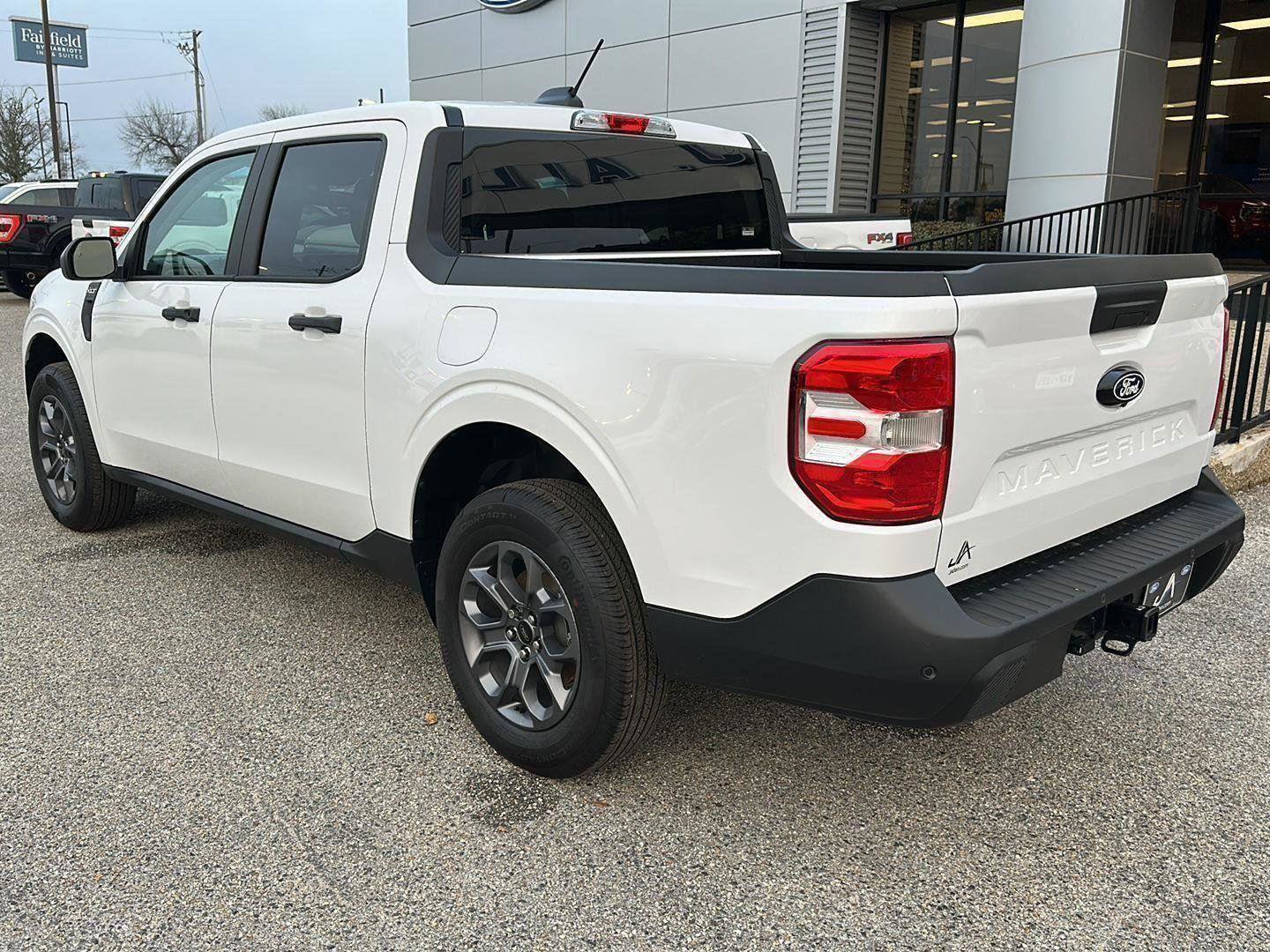 Certified 2025 Ford Maverick XLT w/ Equipment Group 302A image 38