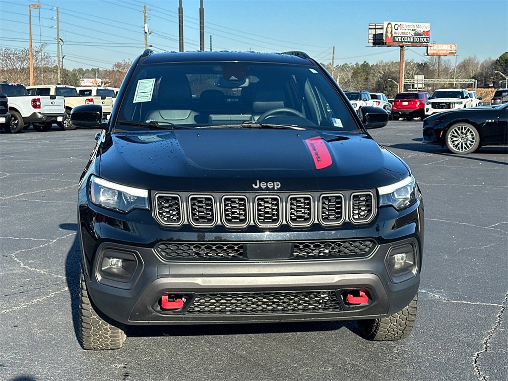 Used 2025 Jeep Compass Trailhawk w/ Trailhawk Elite Group image 2