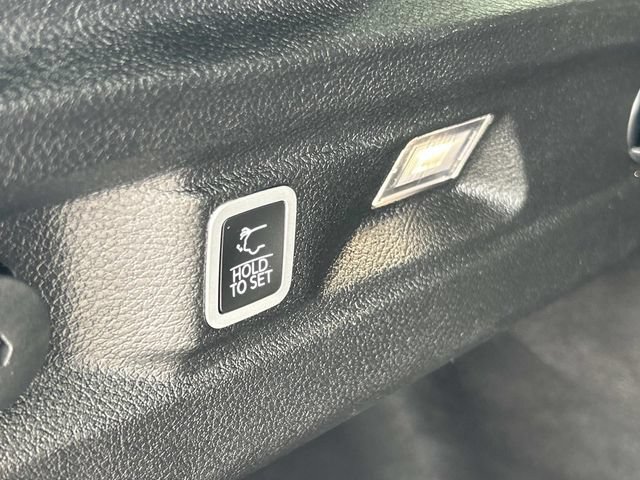 Used 2023 Jeep Grand Cherokee L Laredo AWD/4WD image 24