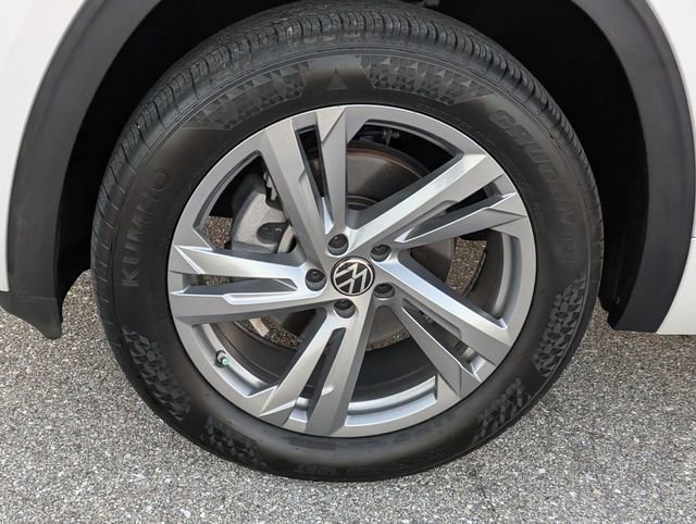Used 2024 Volkswagen Atlas Cross Sport SEL R-Line AWD/4WD image 6