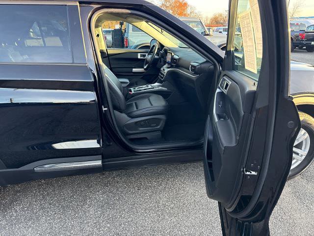 Certified 2023 Ford Explorer XLT w/ Equipment Group 202A image 7