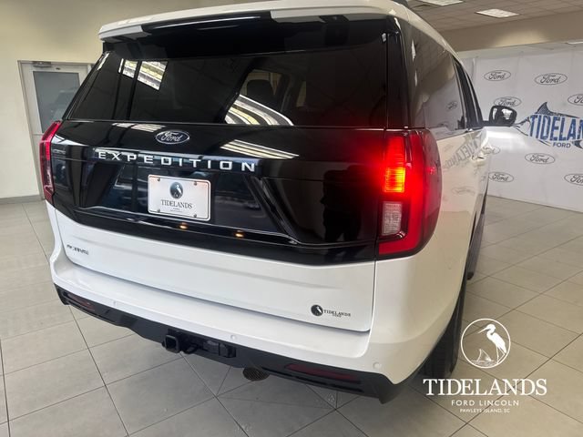 Certified 2025 Ford Expedition Active RWD image 9