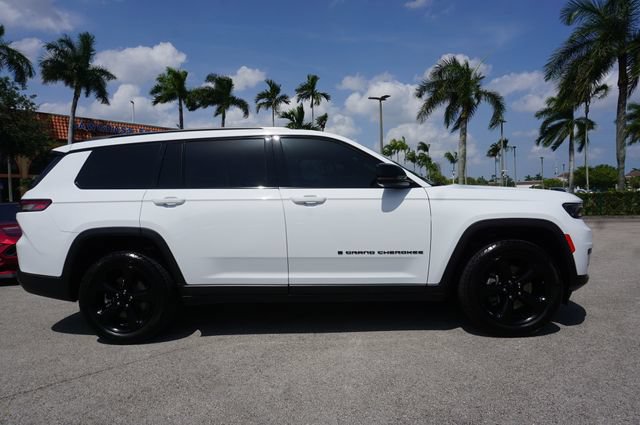 Used 2022 Jeep Grand Cherokee L Laredo RWD image 23