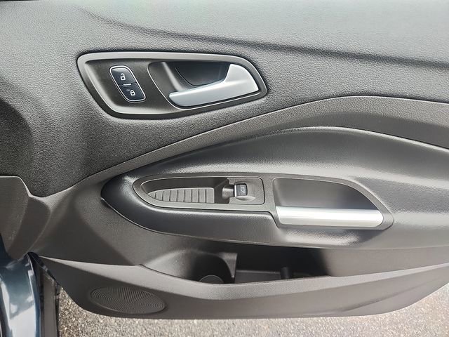 Certified 2019 Ford Escape SE image 33