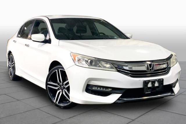 Used 2017 Honda Accord Sport image 3