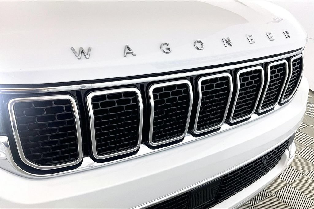Used 2024 Jeep Wagoneer L Series II RWD image 24