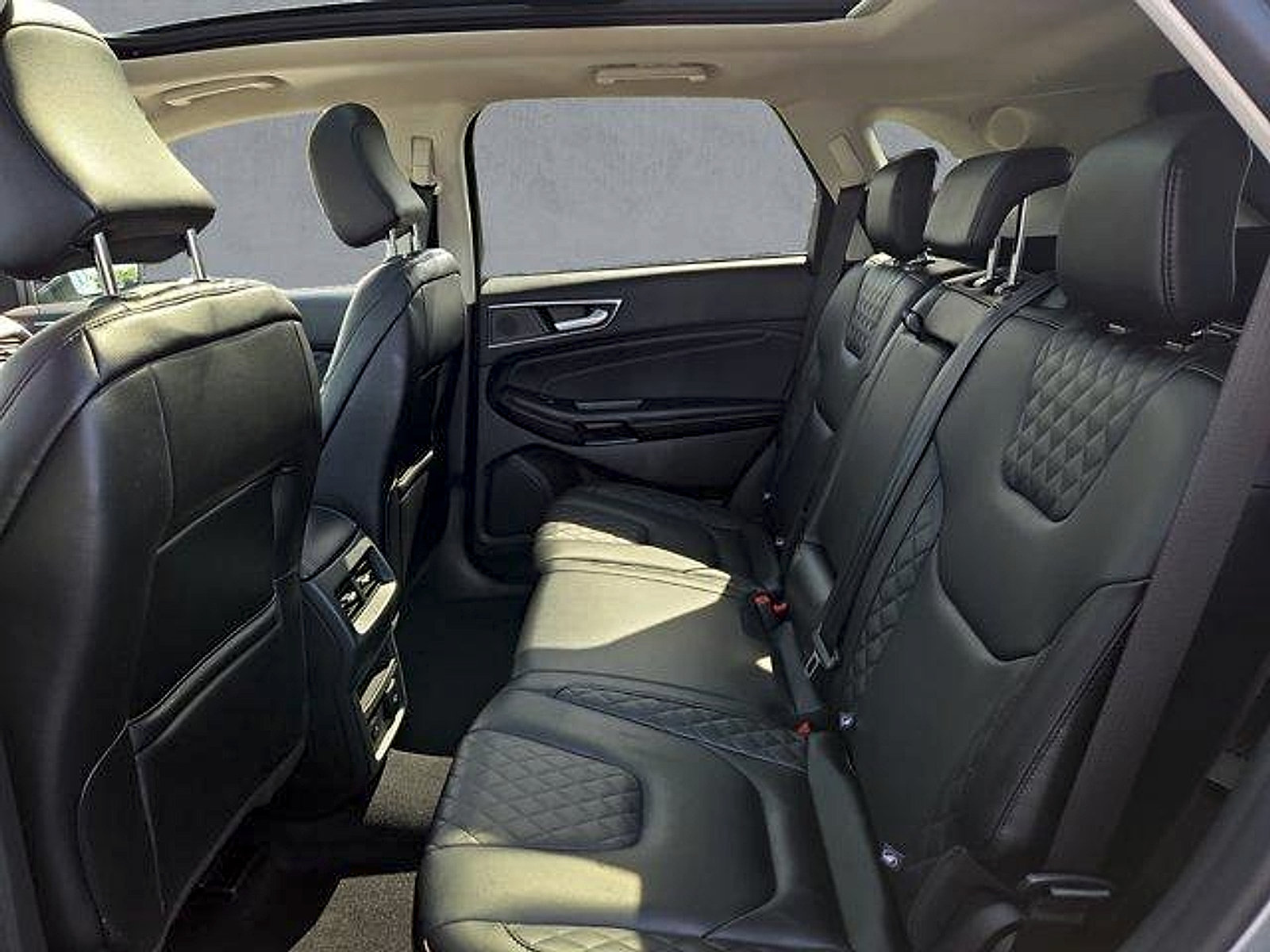 Certified 2023 Ford Edge Titanium w/ Class II Trailer Tow Package AWD/4WD image 23