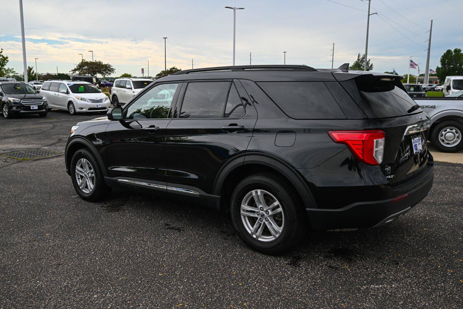 Certified 2024 Ford Explorer XLT w/ Equipment Group 202A AWD/4WD image 7