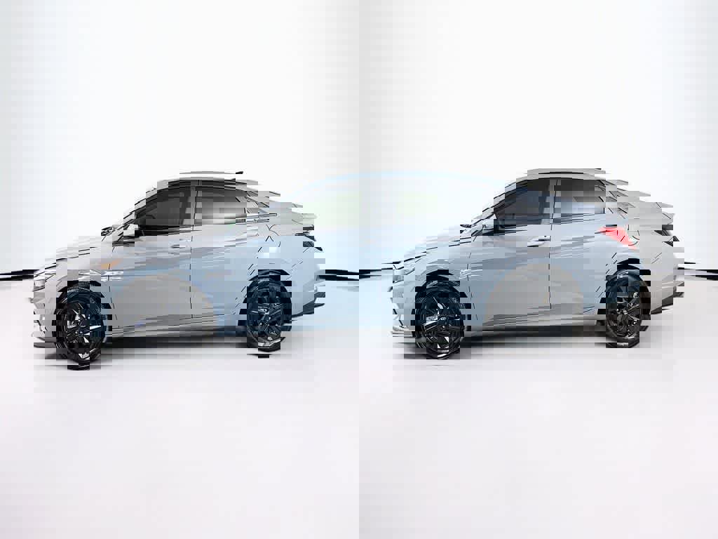 Used 2021 Hyundai Elantra Blue w/ Cargo Package image 3