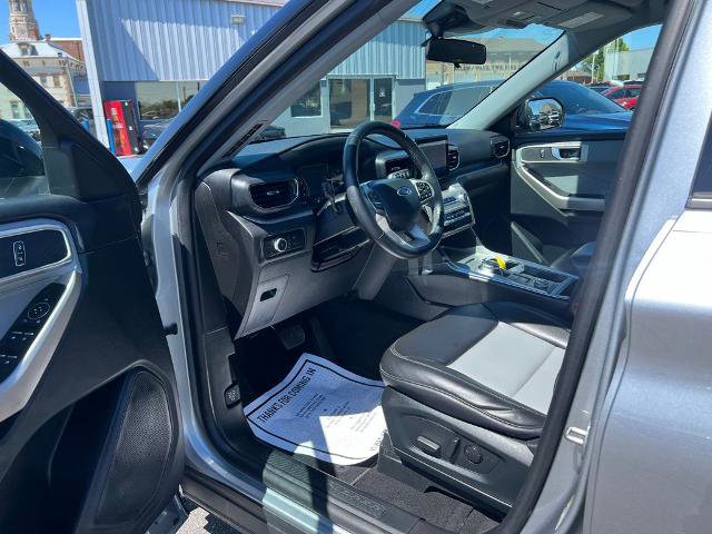 Certified 2023 Ford Explorer XLT w/ Equipment Group 202A AWD/4WD image 8