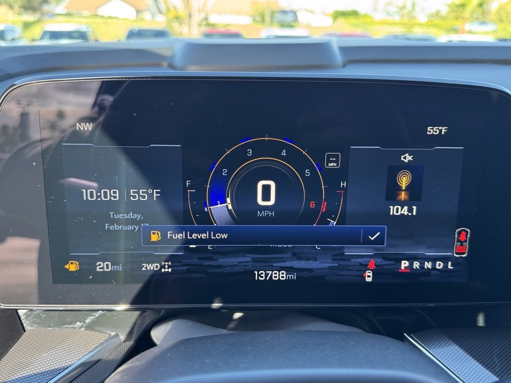 Used 2025 Chevrolet Suburban RST image 21