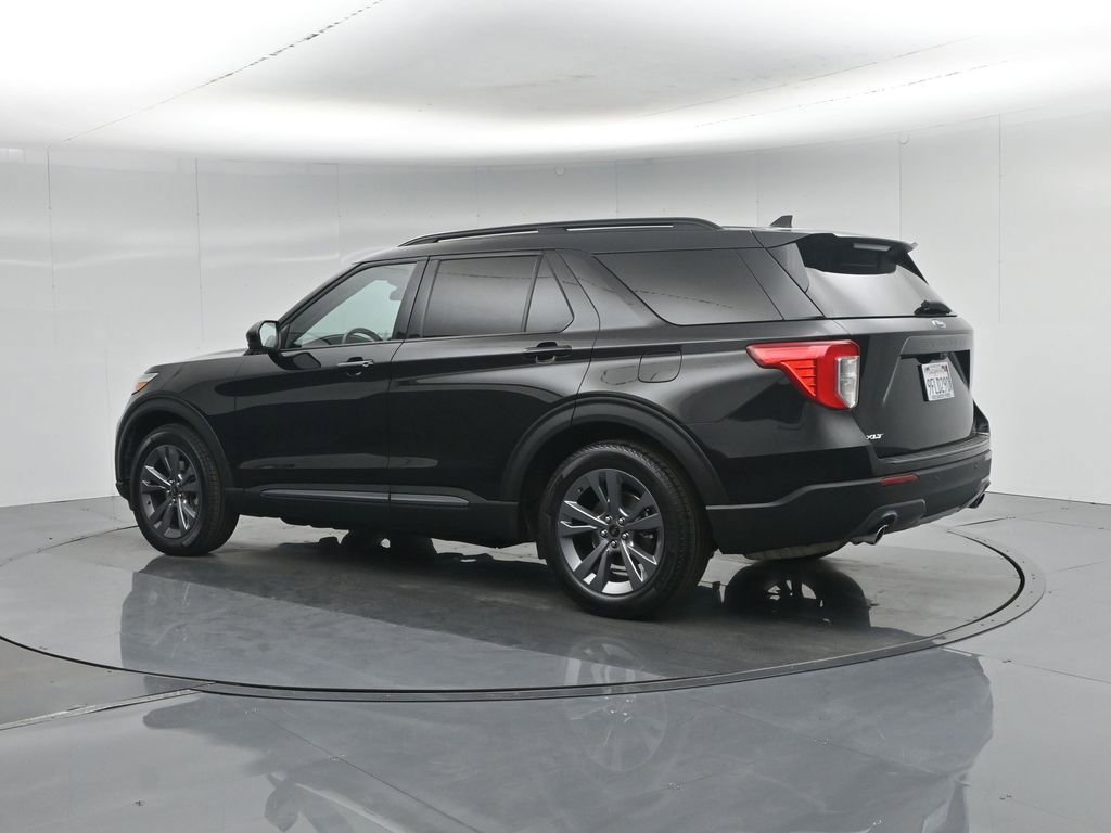 Certified 2022 Ford Explorer XLT w/ Equipment Group 202A RWD image 7