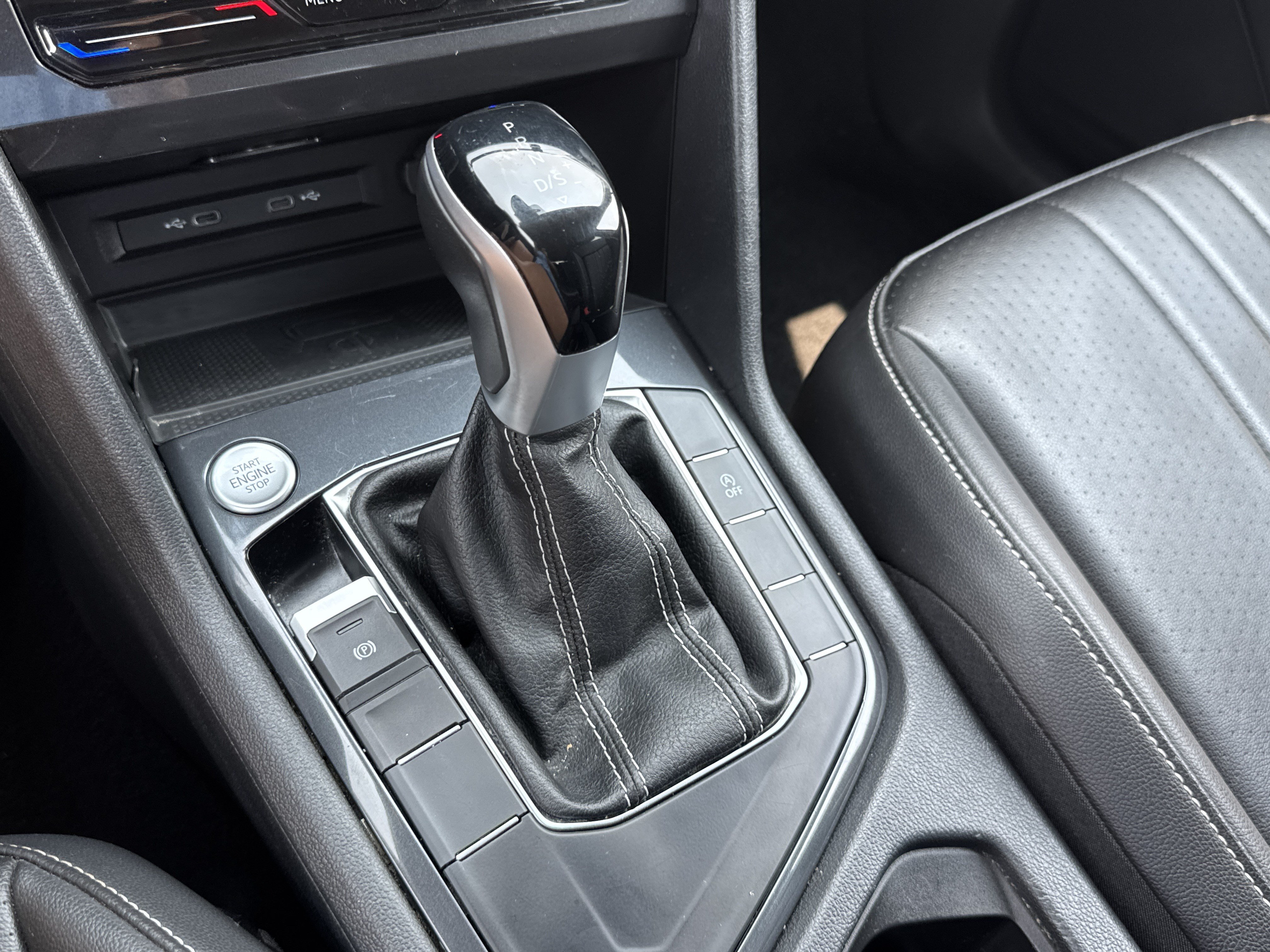 Used 2024 Volkswagen Tiguan SE FWD image 22