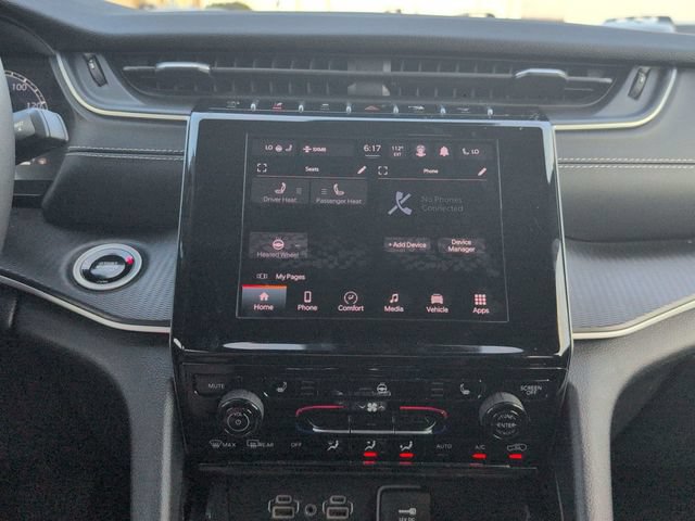 Used 2024 Jeep Grand Cherokee Altitude RWD image 25