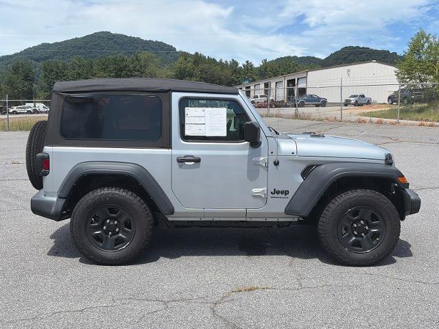 Used 2022 Jeep Wrangler Sport AWD/4WD image 2