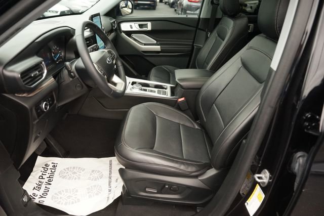 Certified 2023 Ford Explorer Limited w/ Limited Technology Package RWD image 9