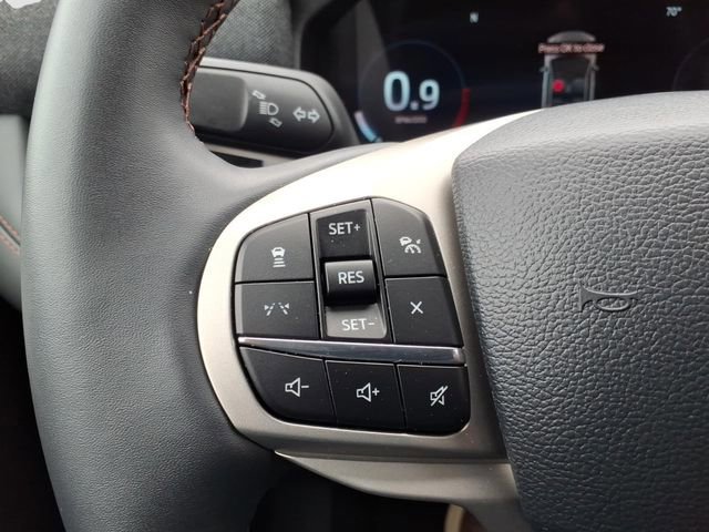 Certified 2025 Ford Explorer Active RWD image 25