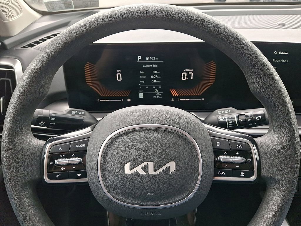 Used 2025 Kia Sorento LX FWD image 20