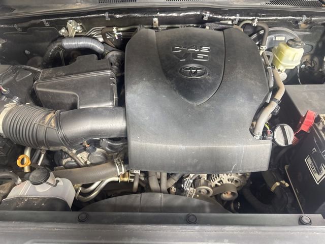 Used 2017 Toyota Tacoma TRD Sport AWD/4WD image 10