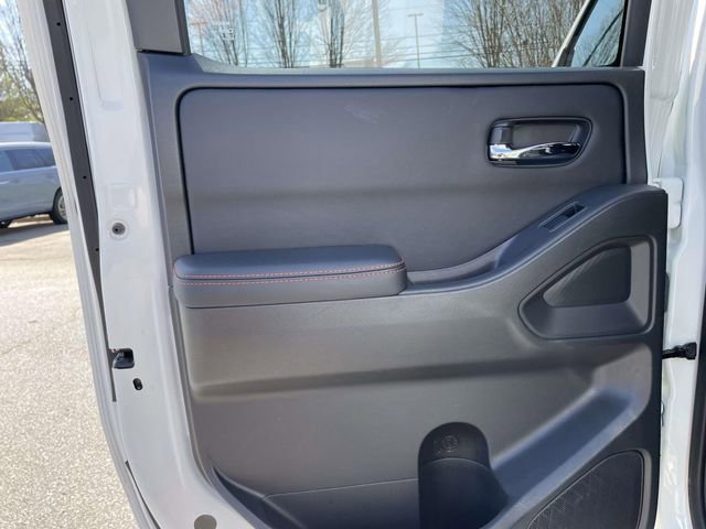 Used 2025 Nissan Frontier PRO-4X w/ Pro Convenience Package image 15