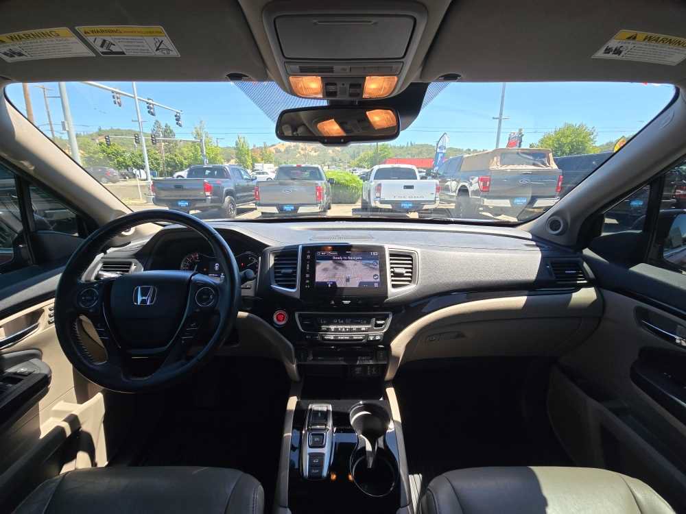Used 2018 Honda Pilot Touring image 15
