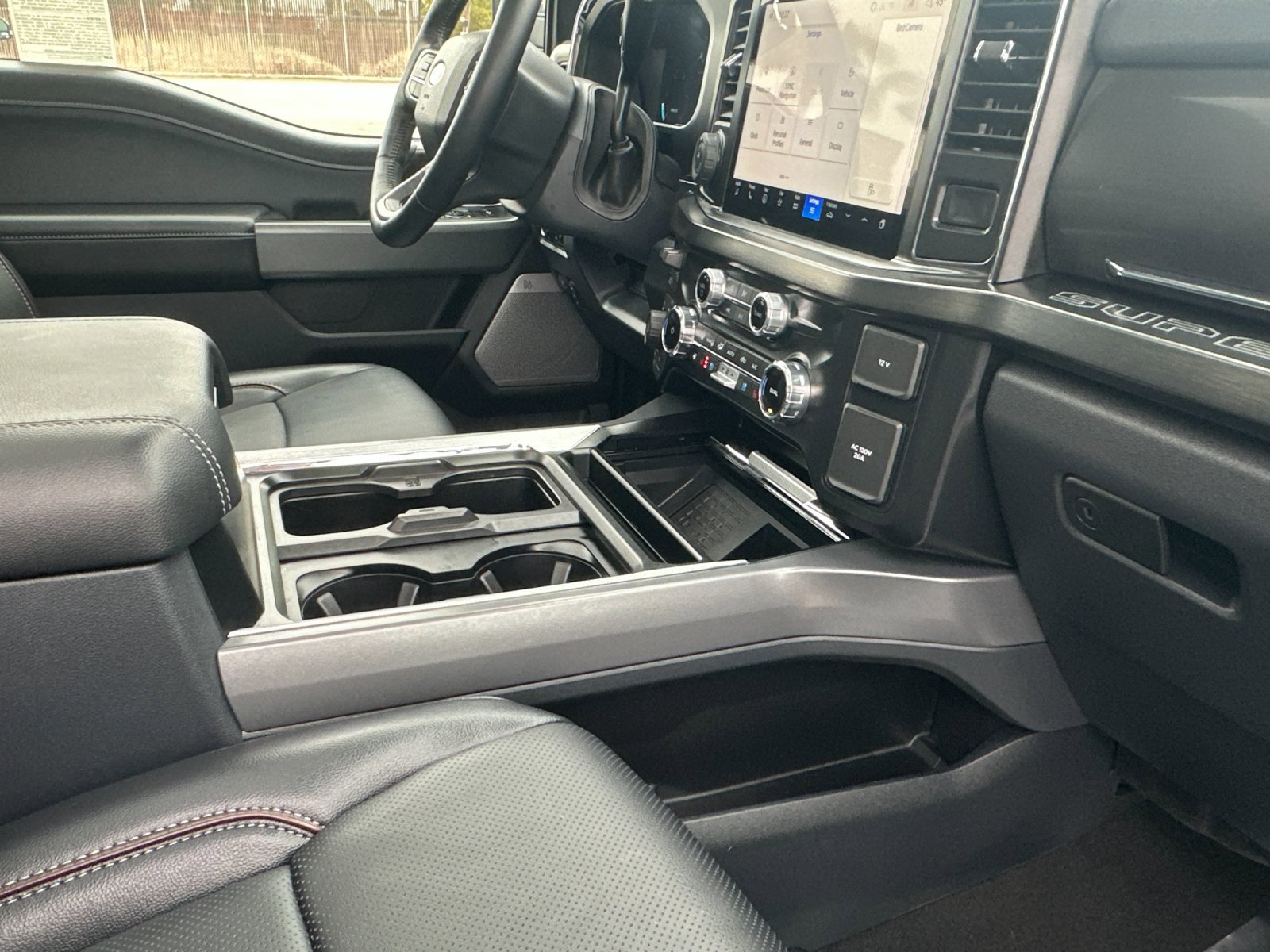 Certified 2024 Ford F250 Lariat w/ Lariat Ultimate Package image 16