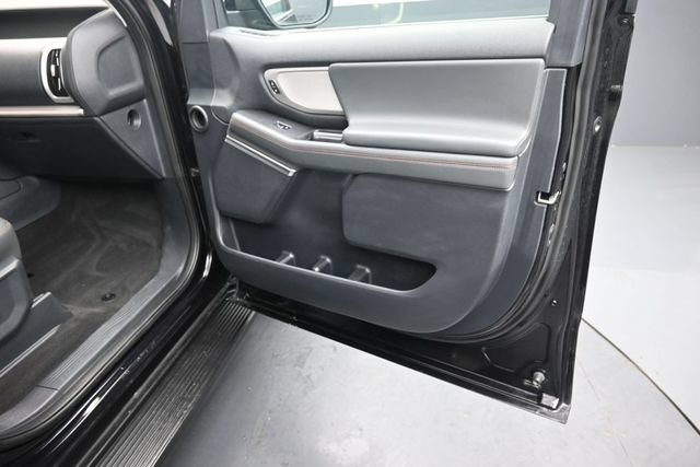 Certified 2025 Ford Expedition Active AWD/4WD image 34