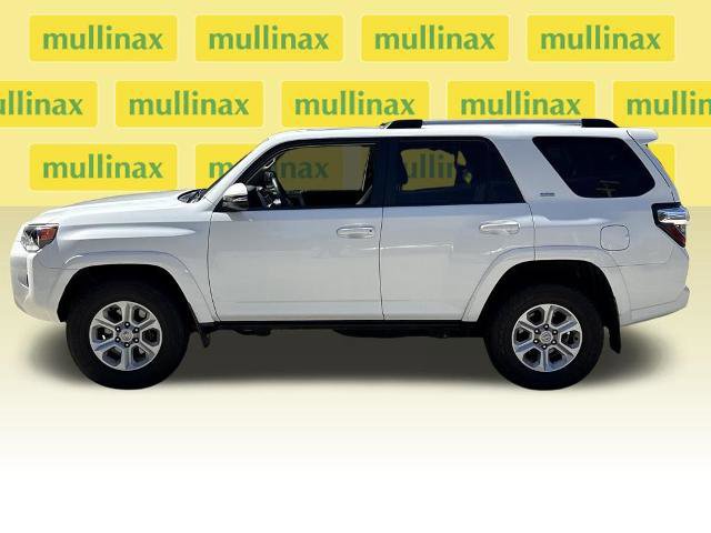 Used 2022 Toyota 4Runner SR5 Premium w/ Moonroof Package AWD/4WD image 5