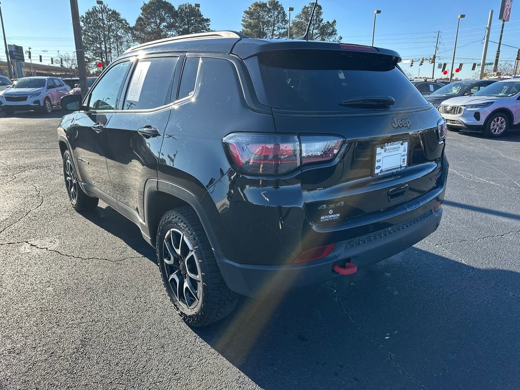 Used 2025 Jeep Compass Trailhawk w/ Trailhawk Elite Group AWD/4WD image 5