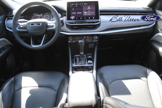 Used 2023 Jeep Compass Latitude image 15