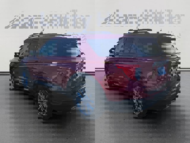 Certified 2021 Ford Explorer XLT w/ Equipment Group 202A image 3