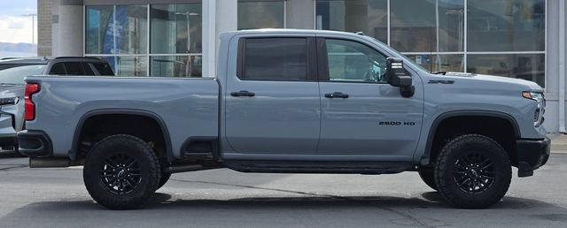 Used 2025 Chevrolet Silverado 2500 ZR2 w/ Technology Package AWD/4WD image 6