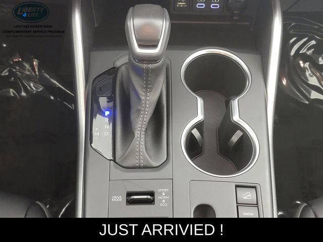 Used 2025 Toyota Highlander XLE AWD/4WD image 23