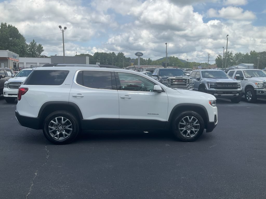 Used 2023 GMC Acadia SLT AWD/4WD image 4