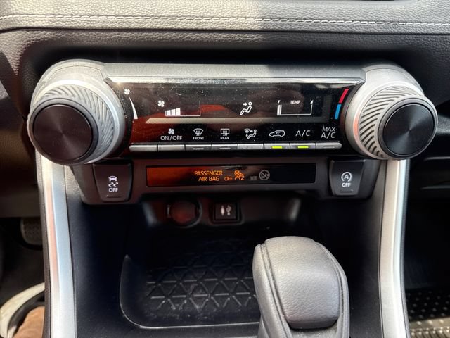 Used 2019 Toyota RAV4 LE AWD/4WD image 30