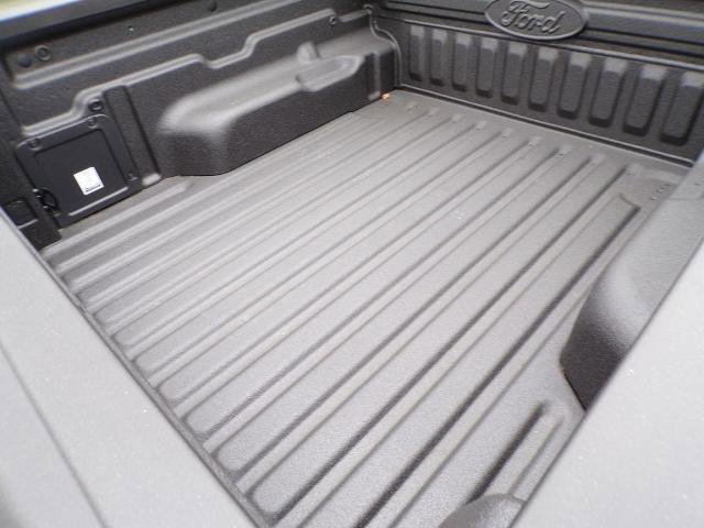 Certified 2025 Ford Maverick XL FWD image 35