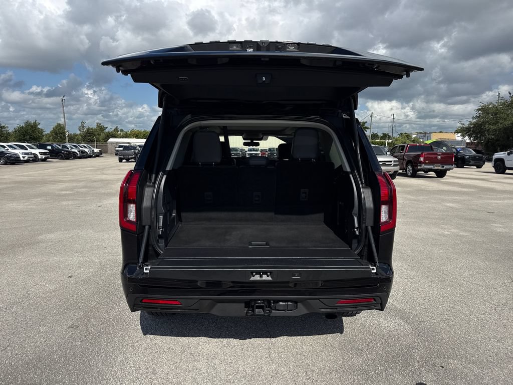 Certified 2025 Ford Expedition Active RWD image 33